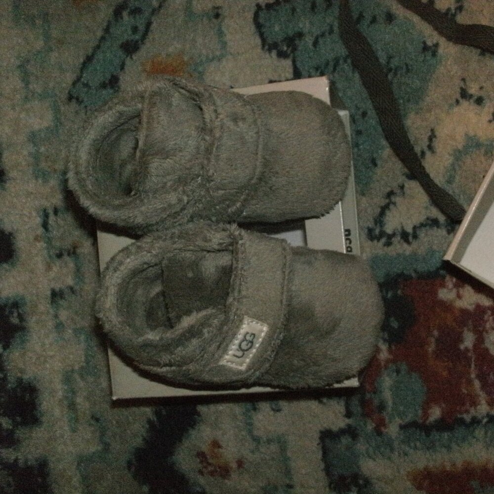 UGG Bixbee Gray Soft & Cozy Infant Shoes Booties Slippers size 02/03 ~ 6/12M